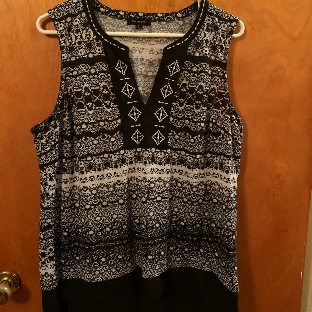 Sleeveless shirt